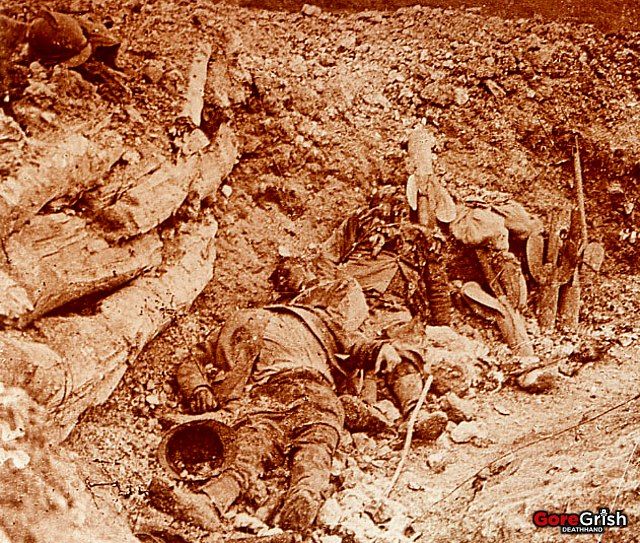 ww1-dead-french-soldiers-in-trench.jpg