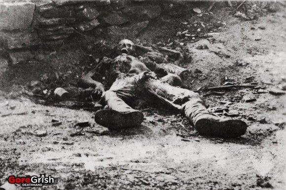 ww1-dead-german-soldier.jpg