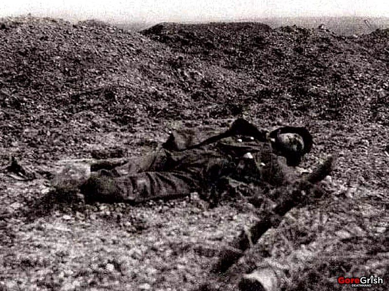 ww1-dead-german-soldier-Verdun2.jpg