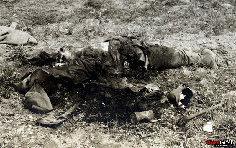 ww1-dead-german-soldier2.jpg