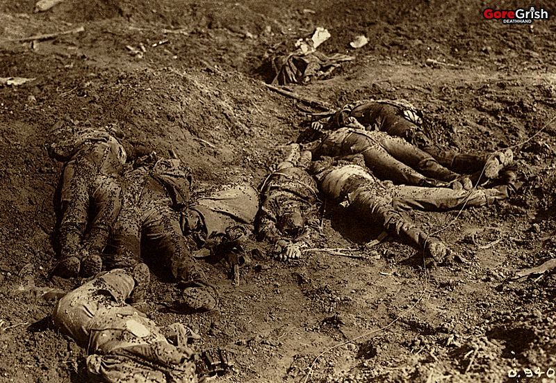ww1-dead-german-soldiers-no-mans-land-Vimy.jpg