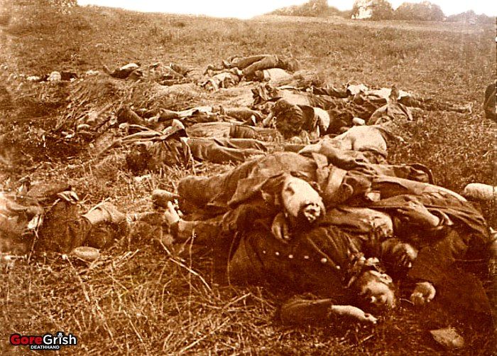 ww1-dead-german-soldiers-piled-up-Marne.jpg