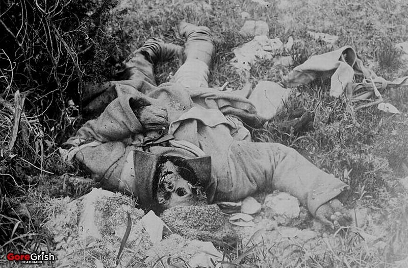 ww1-dead-russian-soldier-Carpathians.jpg