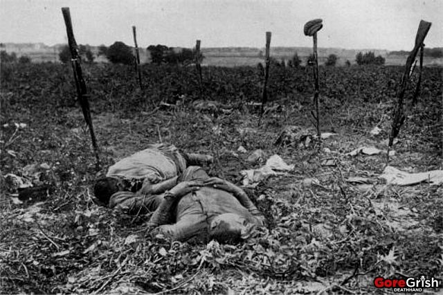 ww1-dead-russian-soldiers-Riga.jpg