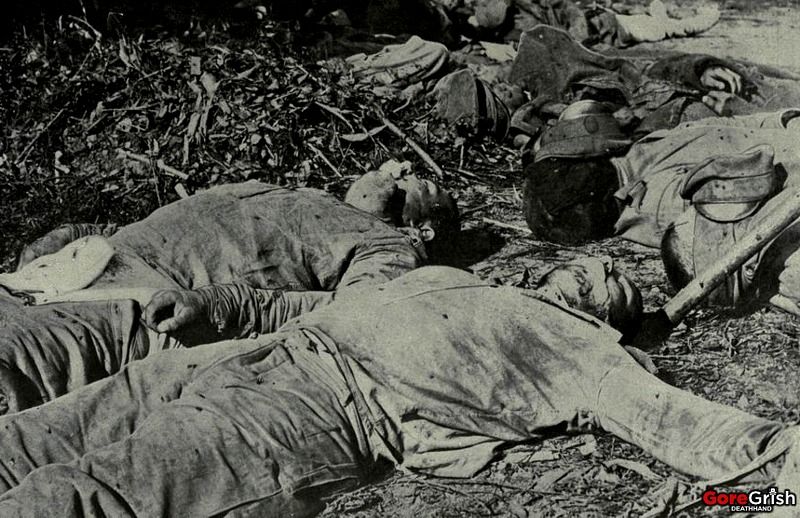 ww1-dead-russian-soldiers-victims-of-gas-attack-1918.jpg