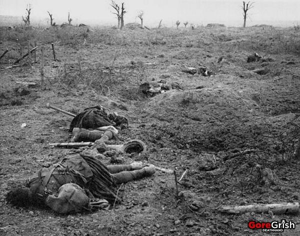 ww1-dead-scottish-soldiers-sept-1917.jpg