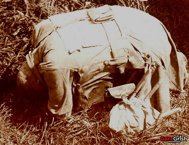 ww1-dead-soldier-in-protective-position.jpg