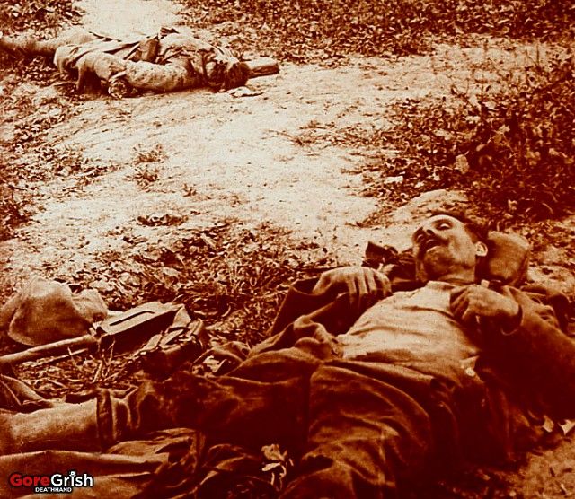 ww1-dead-soldiers-Aisne.jpg