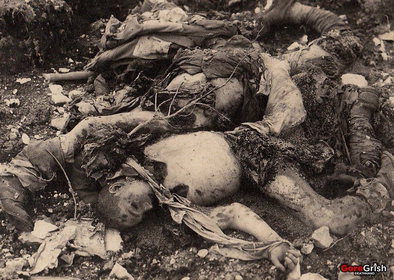 ww1-soldiers-killed-artillery-bombardment-Col-del-Rosso-1918.jpg