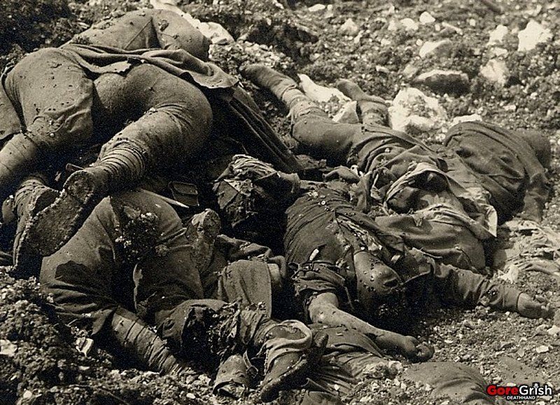 ww1-soldiers-killed-in-valley-Col-del-Rosso-1918.jpg