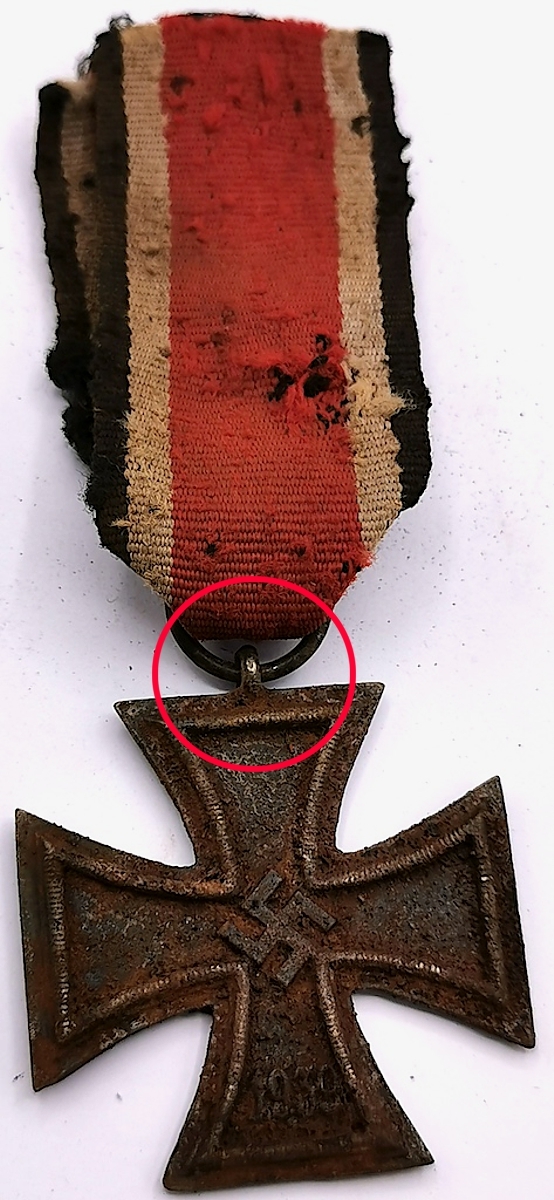 ww2-german-nazi-ground-dug-battlefield-kurland-iron-cross-2nd-class-medal-award.jpg