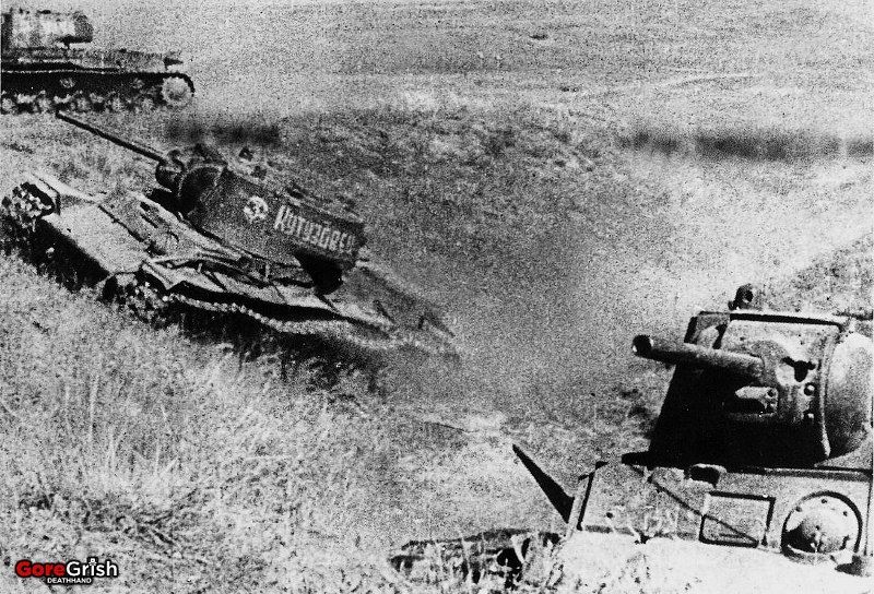 ww2-Op-Barbarossa24-red-tanks-Ukraine-jun-dec1941.jpg