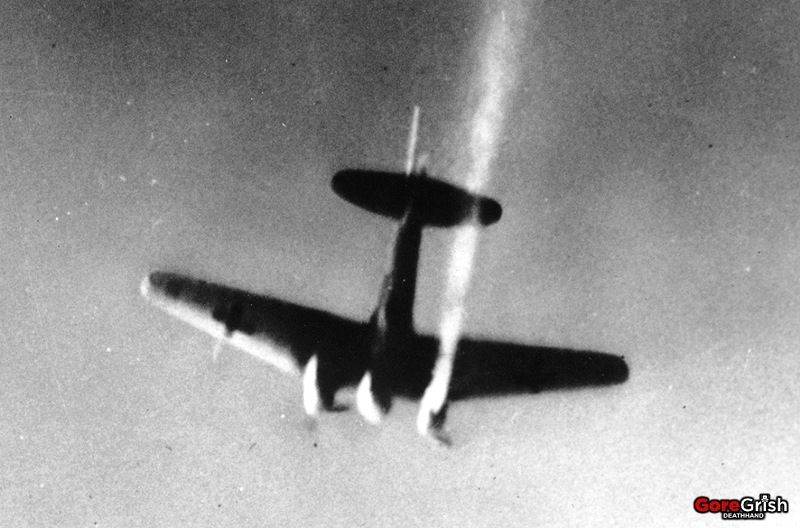 ww2-Op-Barbarossa27-german-bomber-hit-Ukraine-jun-dec1941.jpg