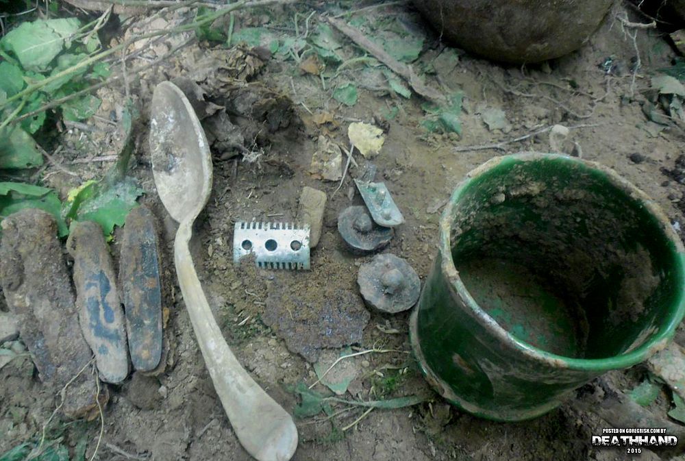 ww2-relics-six-soviet-soldiers-unearthed-12-Yamburg-area-RU-mid-2013.jpg