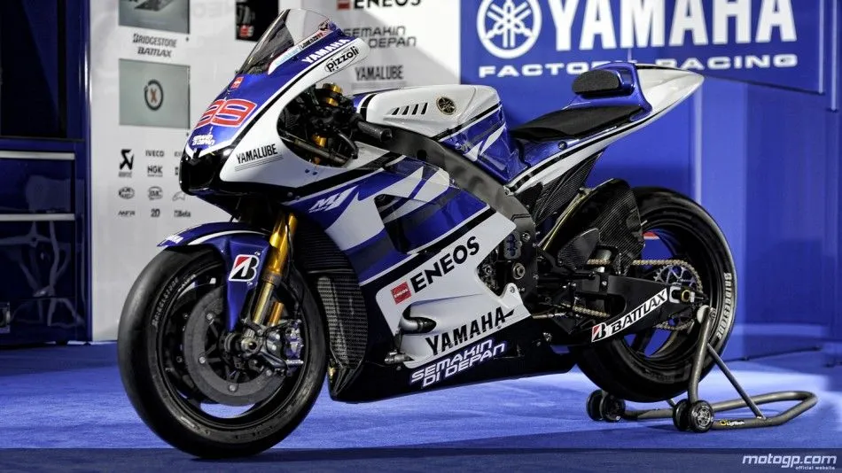 yamaha-yzr-m1_08_slideshow_169.webp