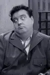 Jackie_Gleason_as_Ralph_Kramden.webp