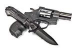 knife-vs-gun.webp