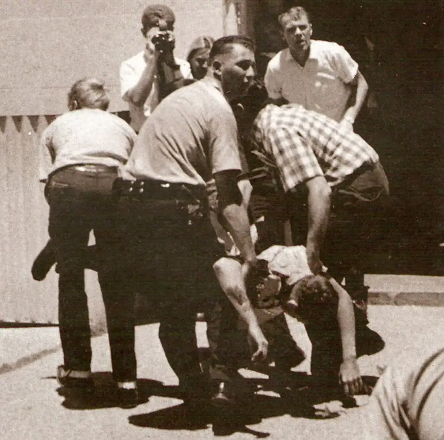 2002.jpg
