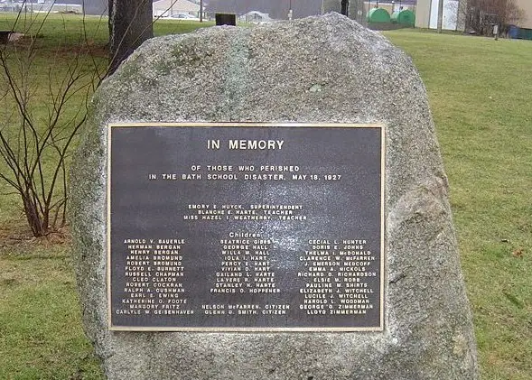 800px-Bath_School_Disaster_Victims.jpg