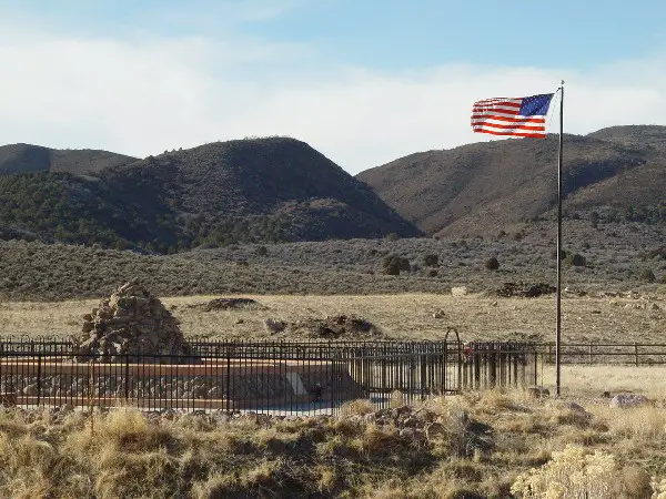 lee_monument.jpg