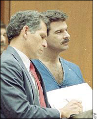 Mentzer%28r%29-in-court200.jpg