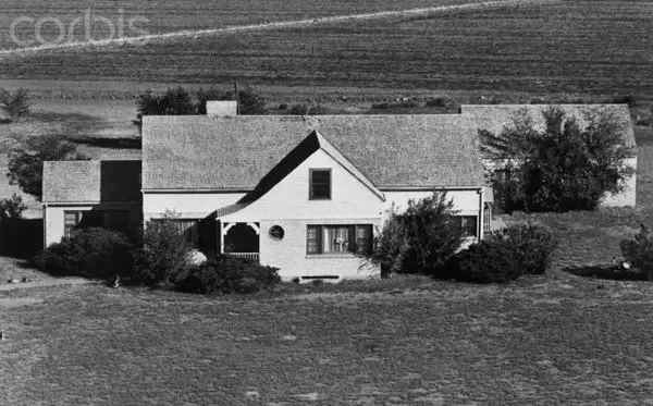 clutter_farmhouse.jpg