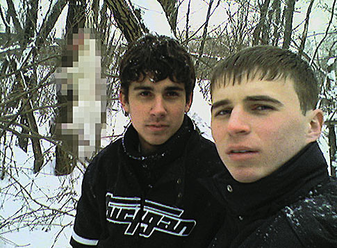 Sayenko_and_Suprunyuck_with_Dead_Cat.jpg