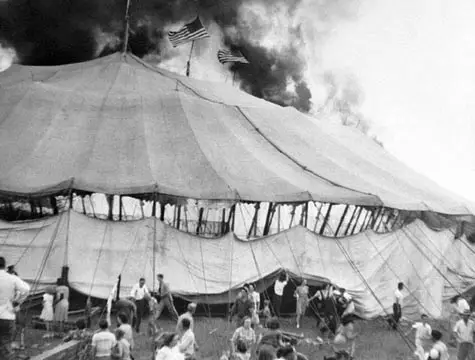 circus_001.jpg