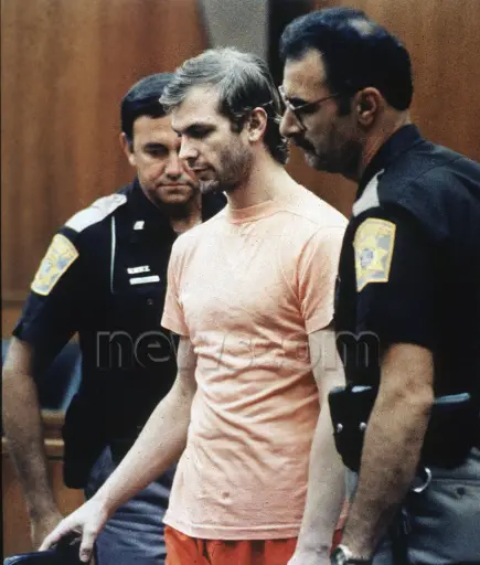 jeffrey-dahmer-302.jpg